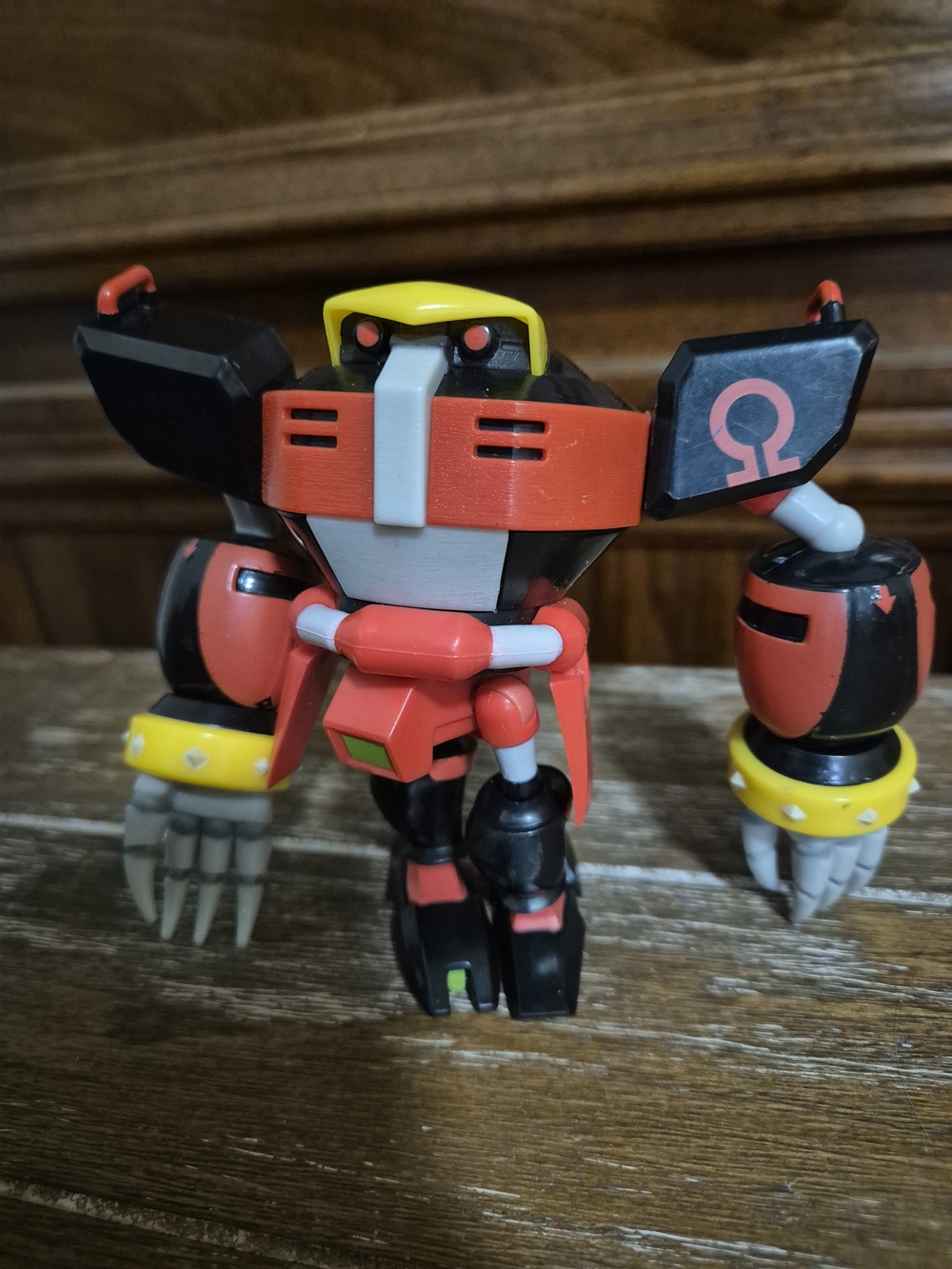 4-inch E-123 Omega action figure from the Jakks Pacific Sonic the Hedgehog line